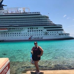 Meet your Posher, Casey